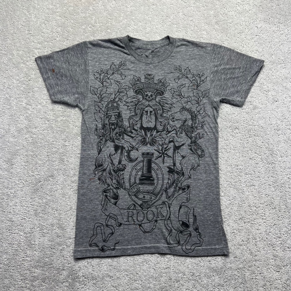 Rook T-Shirt Size Small Grey Graphic Heraldic Crest Lion Horse Paint Splatter
